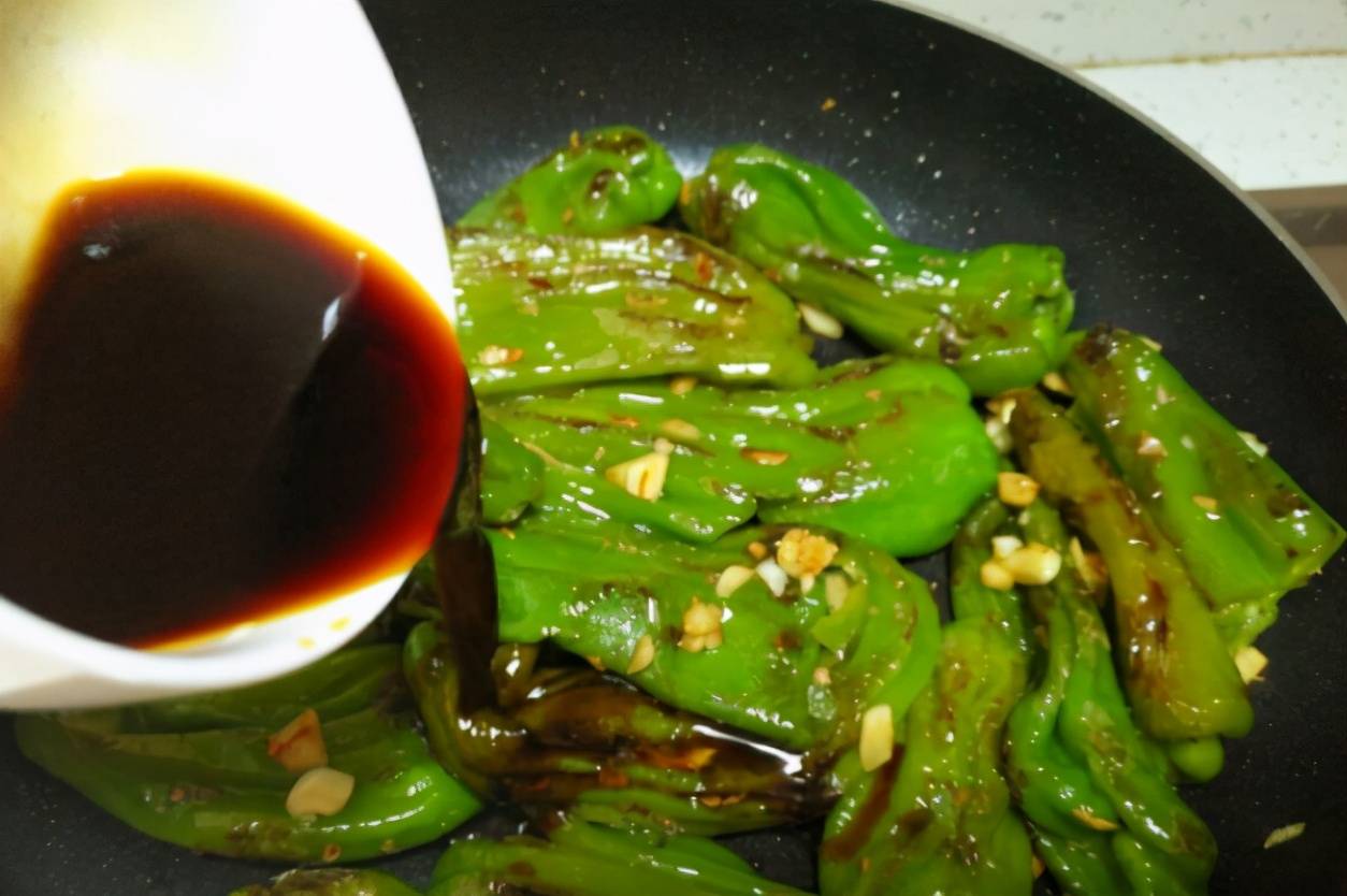 今日头条草稿怎么调？轻松掌握这几个技巧，让你的头条草稿更上一层楼！