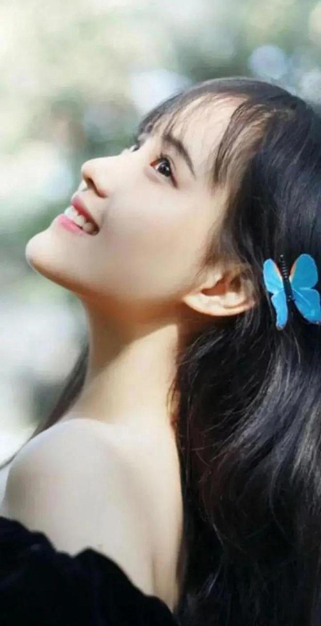 小红书教你如何轻松制定完美发型：从灵感到实现的全过程